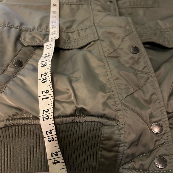 American Eagle Outfitters Olive Puffer Jacket - Picture 9 of 13